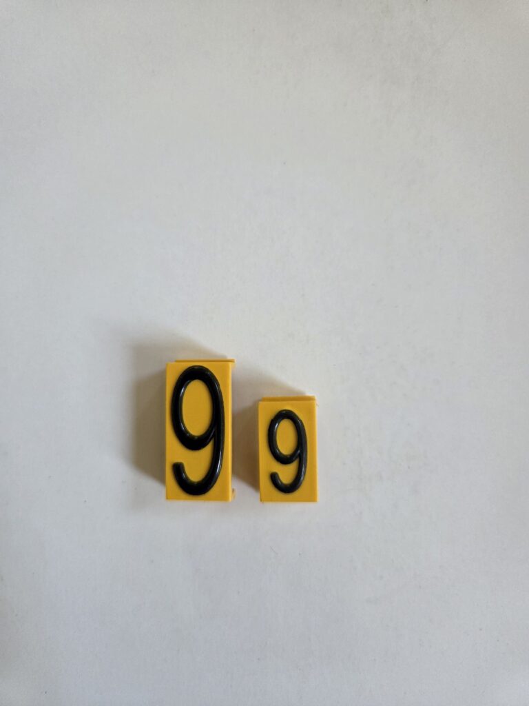 Kostka do tabliczki wymiennej cyfra"9"mała ST-IGG-1004:2015