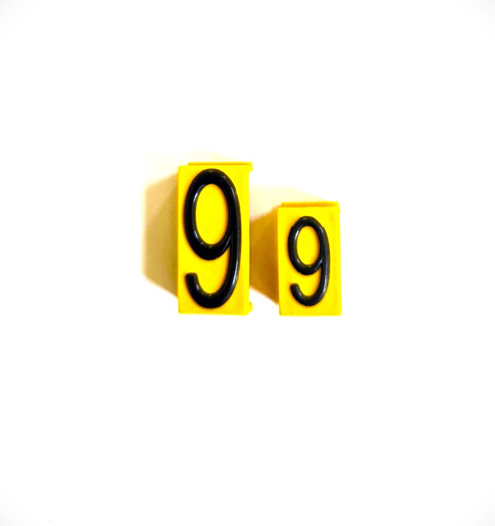 Kostka do tabliczki wymiennej cyfra"9"duża ST-IGG-1004:2015