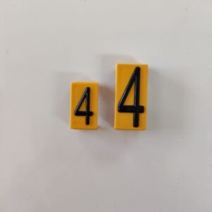 Kostka do tabliczki wymiennej cyfra"4"duża ST-IGG-1004:2015