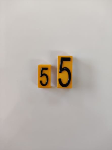 Kostka do tabliczki wymiennej cyfra"5"duża ST-IGG-1004:2015