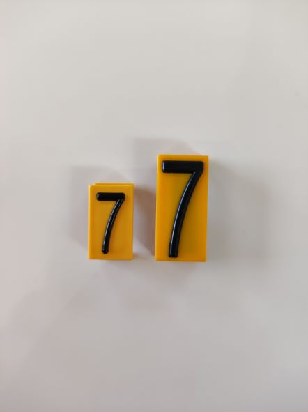 Kostka do tabliczki wymiennej cyfra"7"mała ST-IGG-1004:2015